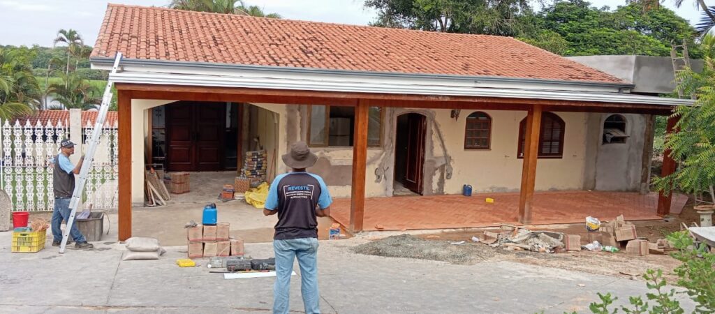 Revestil Isolamentos Térmicos em Paulínia Montagens de Calhas e Rufos em Paulínia Calhas em Paulínia Pintura, Estruturas Metálicas